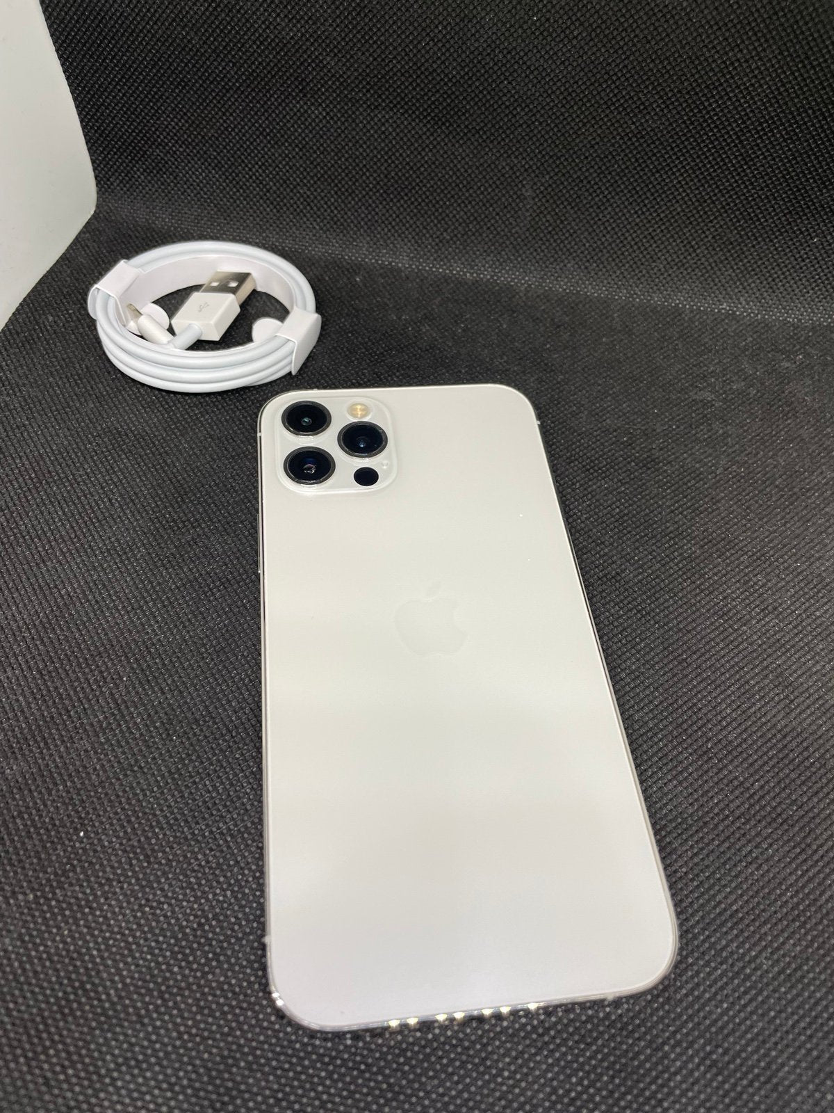 Apple iPhone 12 Pro 128 GB in Silver for Unlocked 2L82