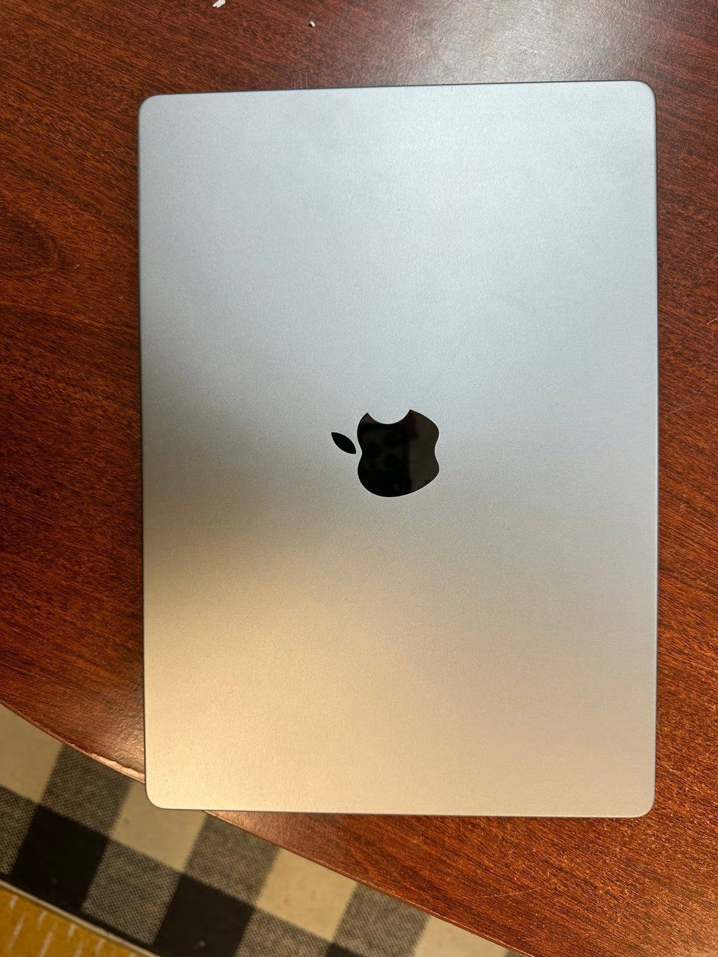 MacBook Pro M1 Pro 10-Core CPU and 16-Core GPU 14 Inch (Late 2021) 1TB SSD 6H76