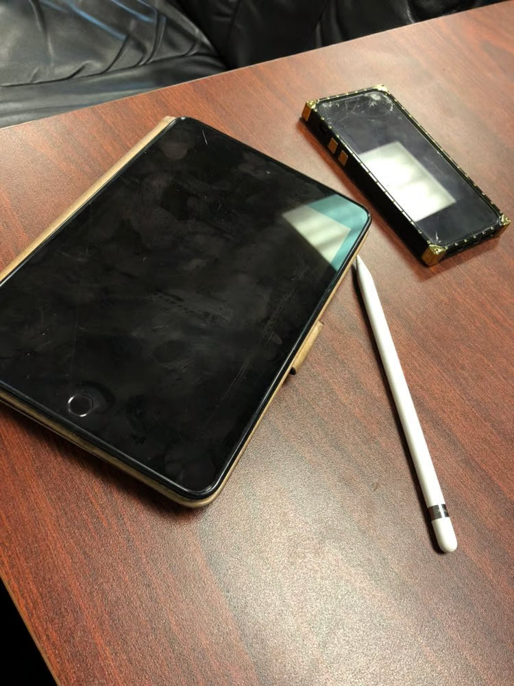 Apple iPad Mini 5th Generation in Black 8P57