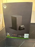 Xbox x console 7W77