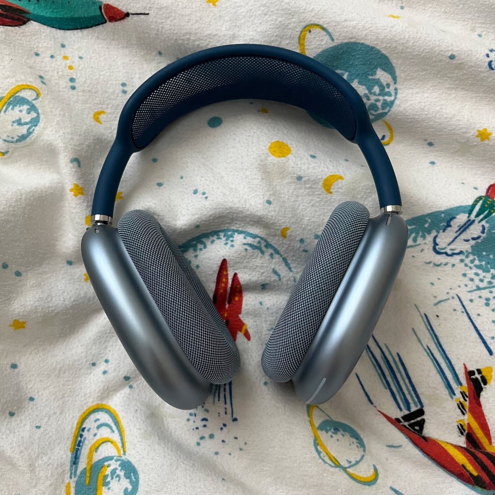 blue apple airpod max 6Q53