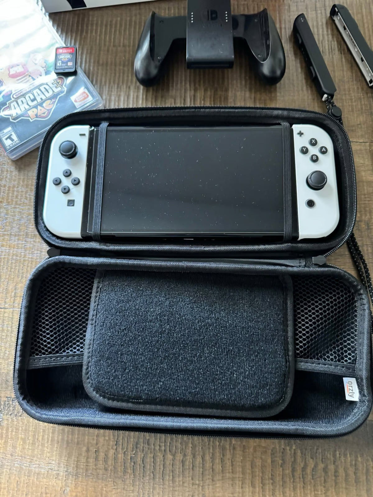 Nintendo Switch Oled Console Bundle 7C33