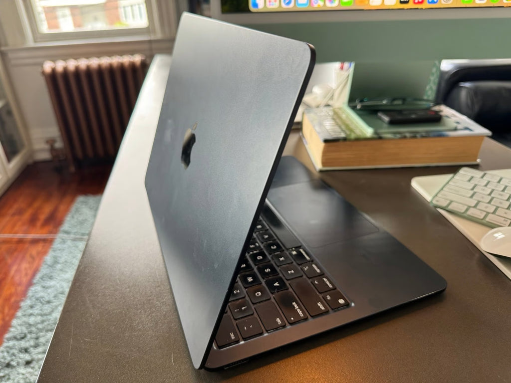 Apple Macbook Air A2681 13in.  M2 3.49 GHz  512GB SSD 1V92