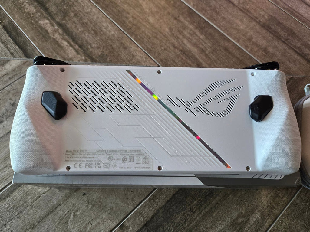 ASUS ROG Ally Z1 Extreme 2TB + Extras 6C12