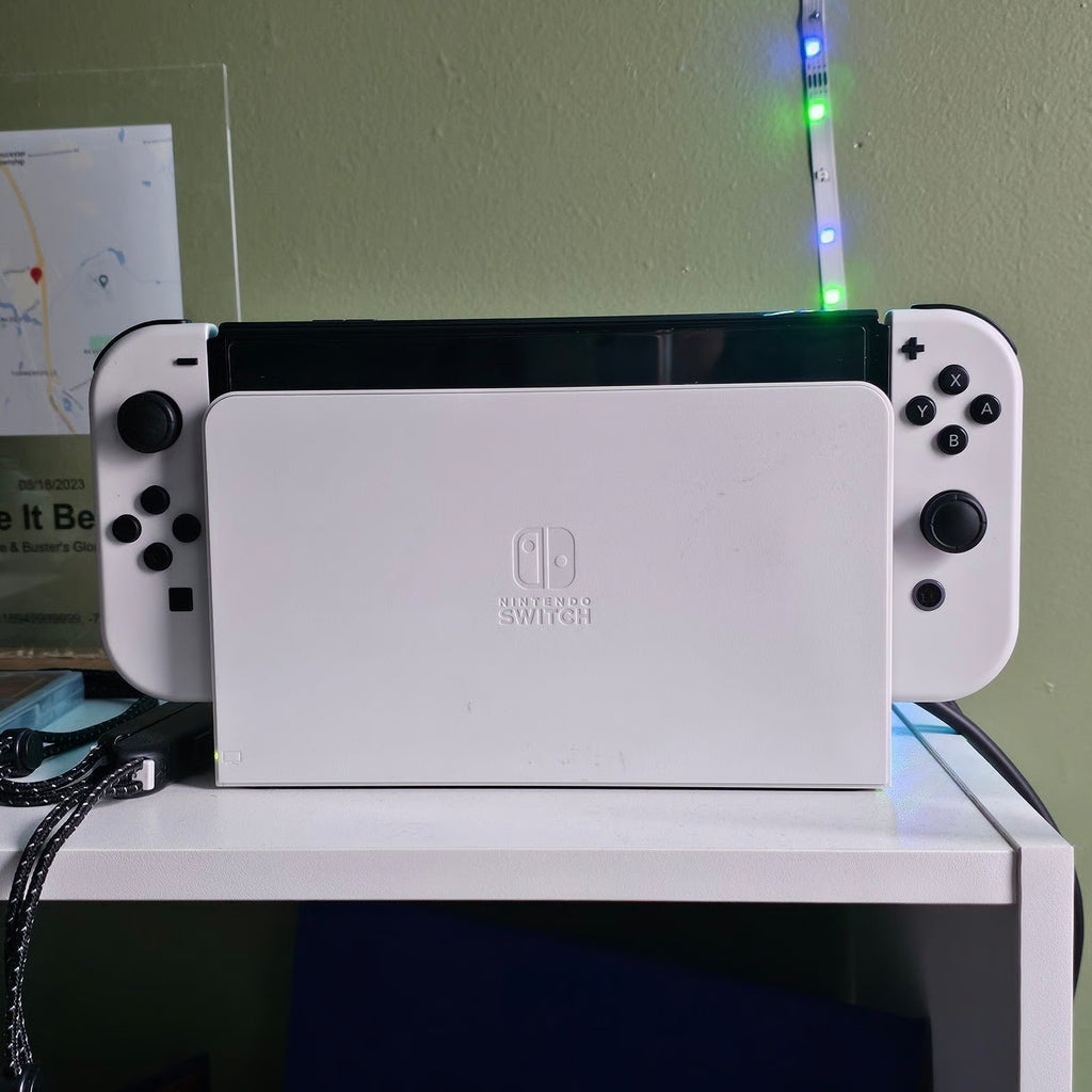 Nintendo Switch OLED Bundle 7R83