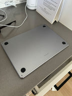 Apple Macbook Air 13in.  M2 3.49 GHz  256GB SSD 8G86