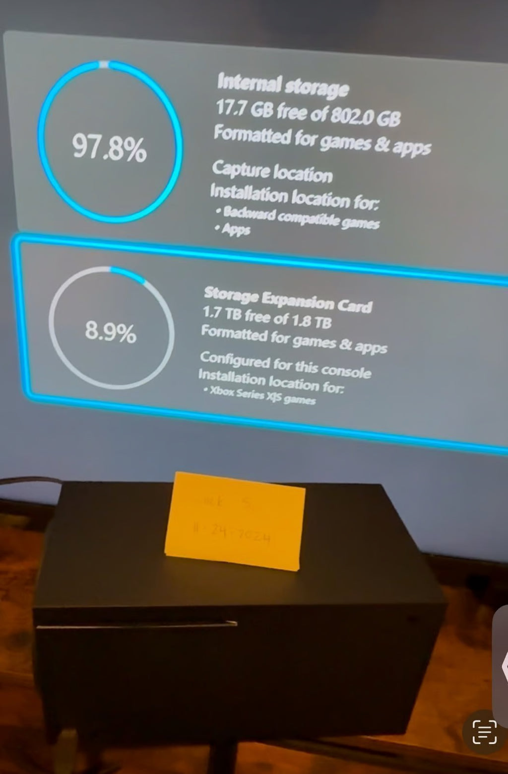 XBOX Series X 1TB (+ 2TB Seagate Card) (+2 XBOX X Controllers) + Headphones 3D99