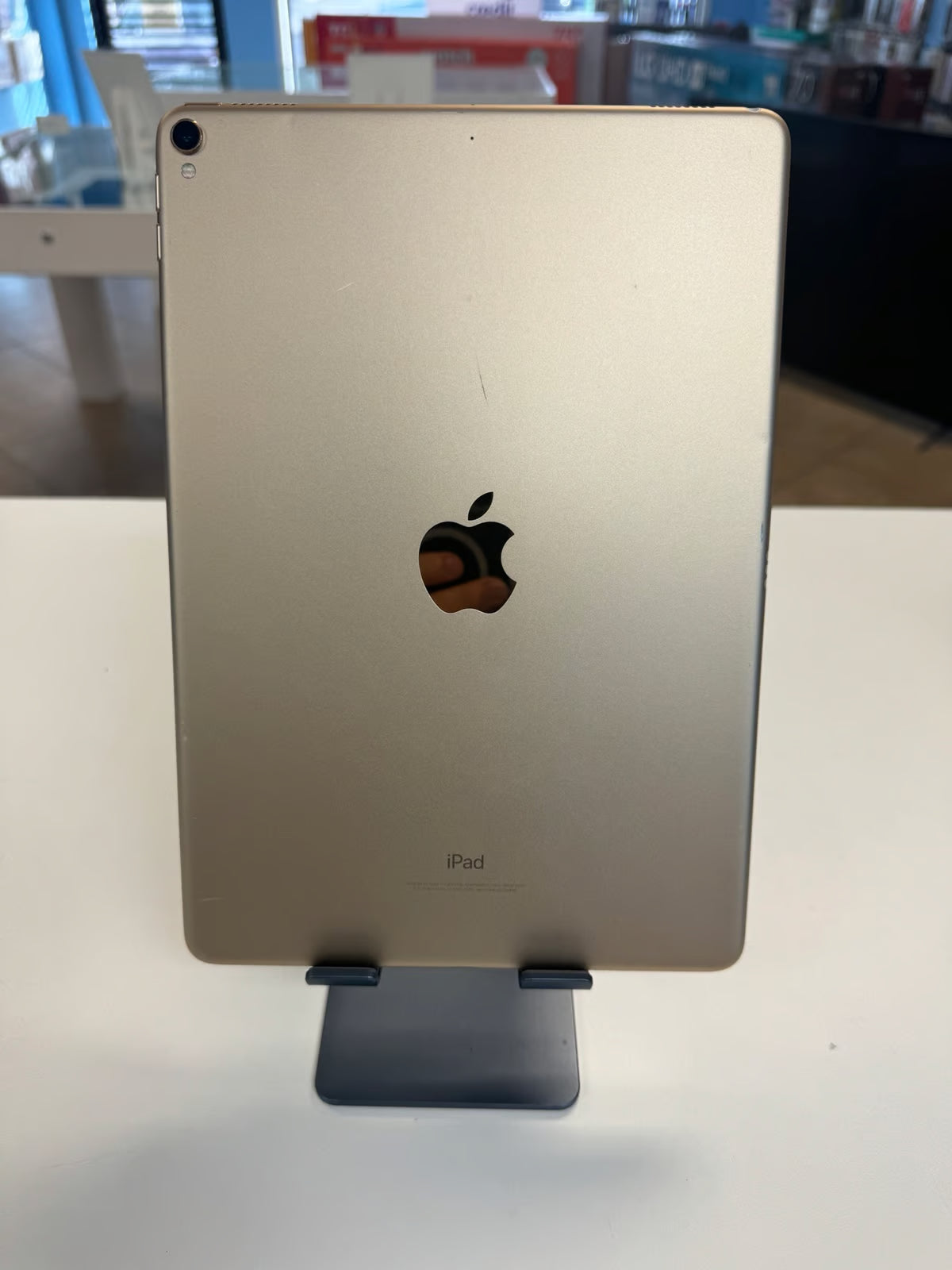 Apple iPad Pro 2nd Gen. 512GB Gold Color 10.5inch Perfect Condition 9Z51