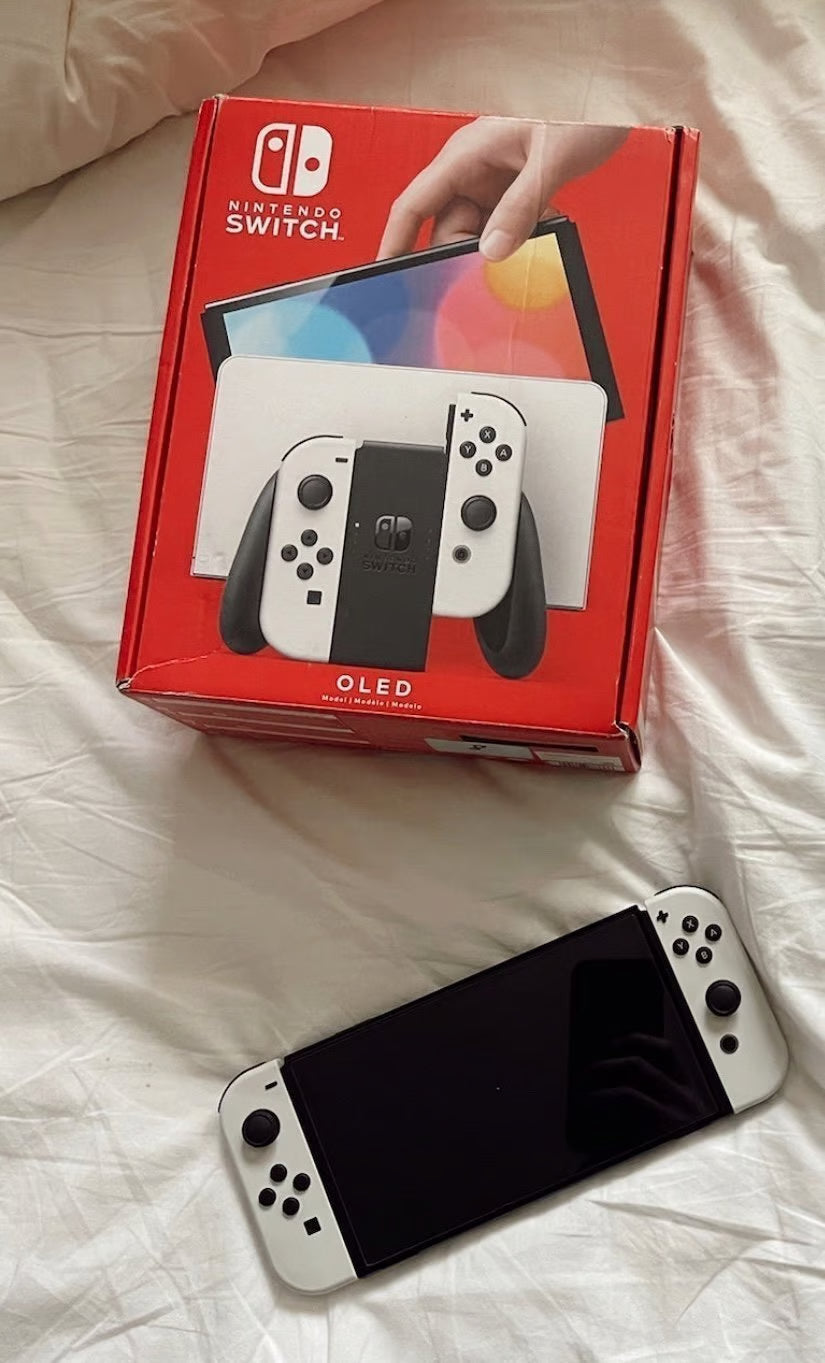 NEW Nintendo Switch OLED White 7Q67