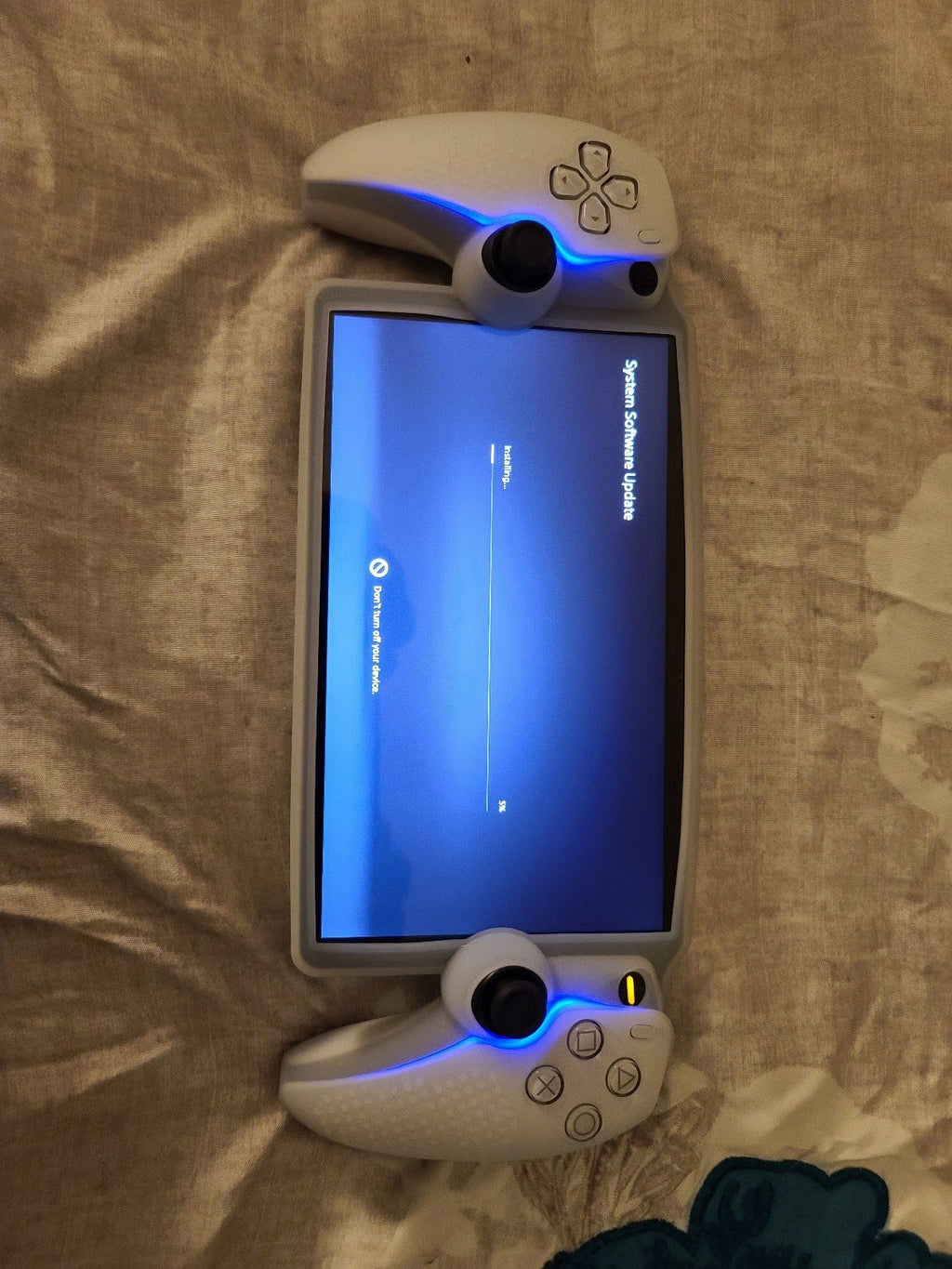 Sony PlayStation Portal remote player with extras 2C98