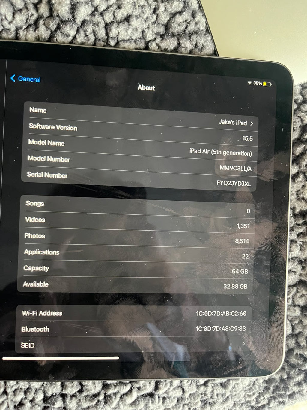 Apple iPad Air 5th Generation 64 GB 5H26