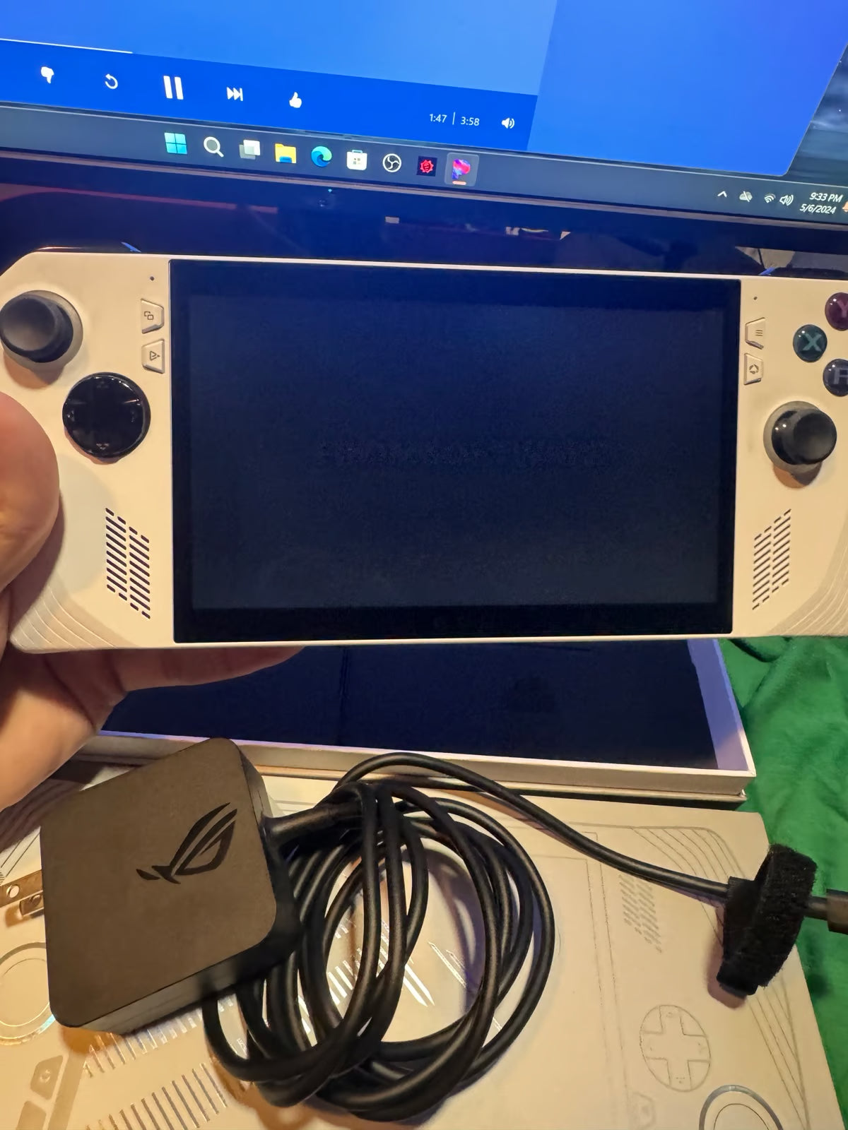 ASUS - ROG Ally 7"" 120Hz FHD 1080p Gaming Handheld - AMD Ryzen Z1 Extreme 512GB 8B99