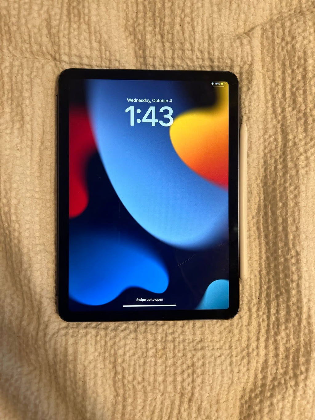 Apple iPad Air 5th Generation 64 GB and accessories 3D95