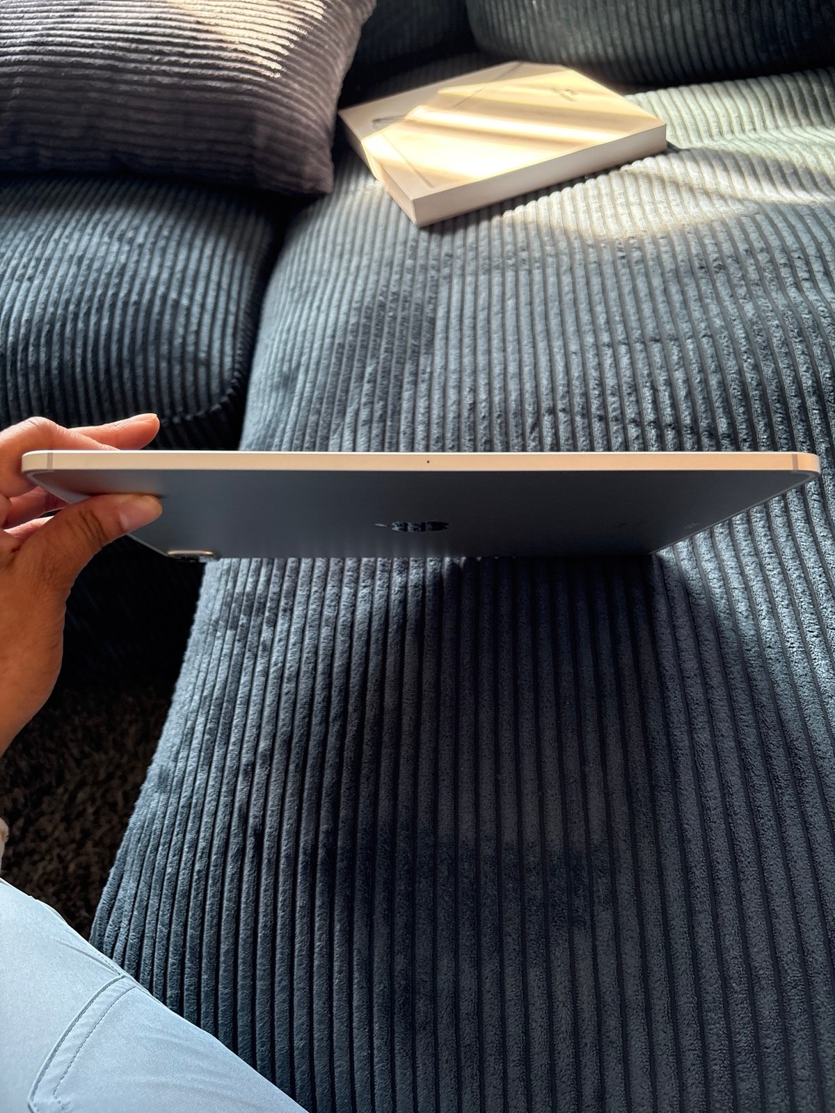 Apple iPad Pro 5th Generation 12.9 inch 256 GB in silver with Magic Keyboard 9F28