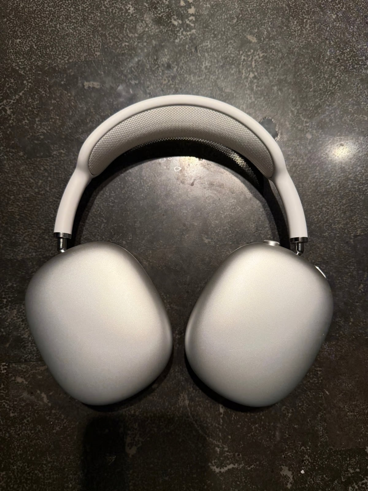 AirPods Max Silver (1st Generation) 6H16