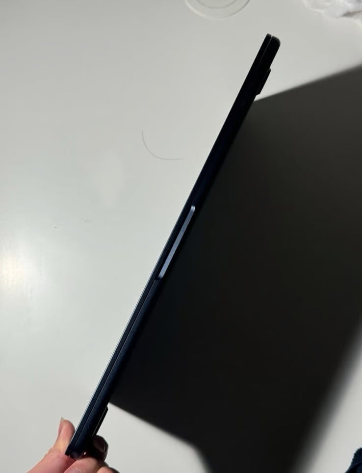 Apple MacBook Air m2 13in 3A53