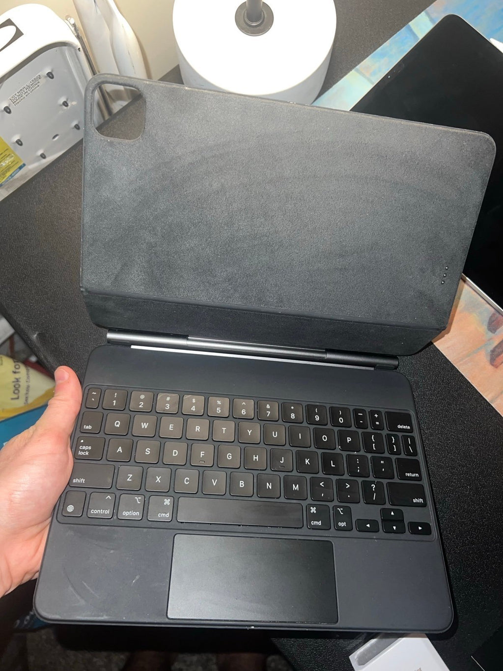 iPad Pro 11 inch (2018) WiFi with apple pencil and magic keyboard (used) 9D32