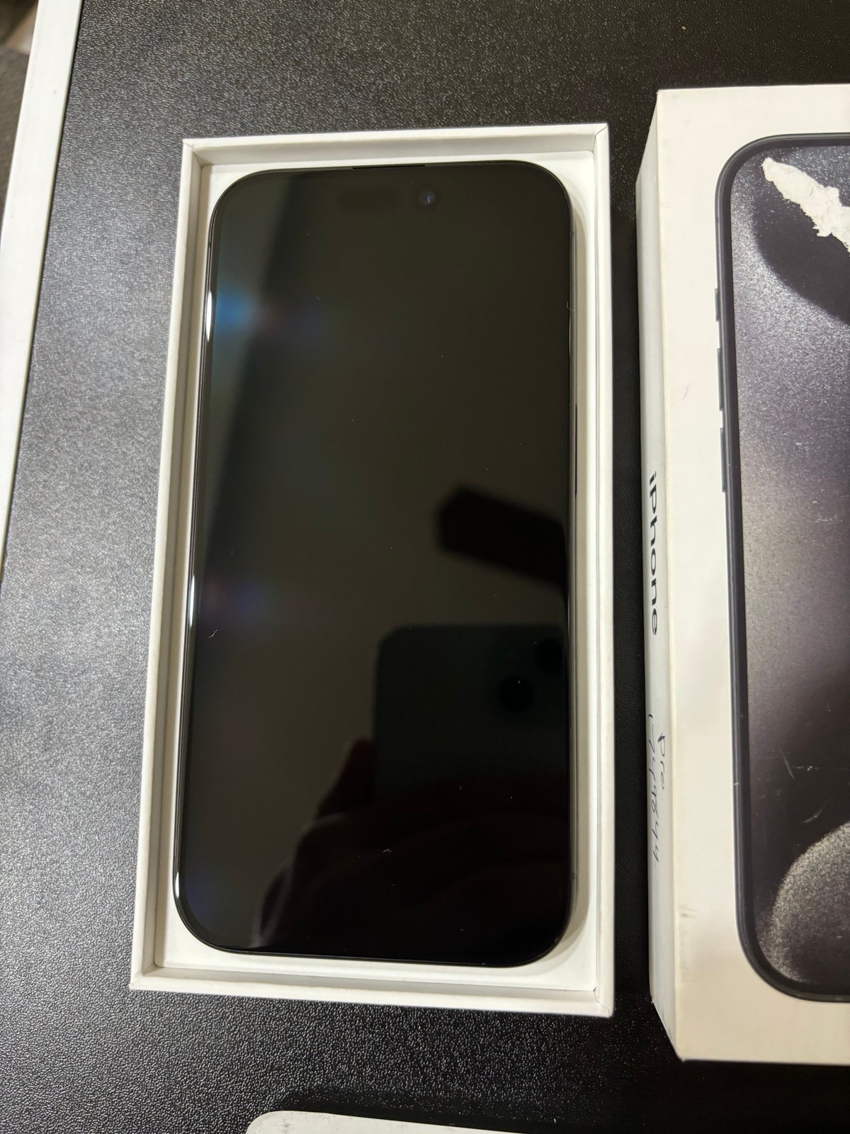 Apple iPhone 15 pro 128 gb Black titanium UNLOCKED 8R67