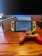 Nintendo switch (Oled Model) Bundle Like New In Box 7S88