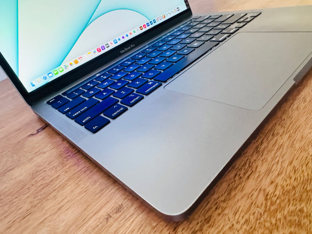 Lighting Fast MacBook Pro Touchbar fully loaded W/ programs 1G11