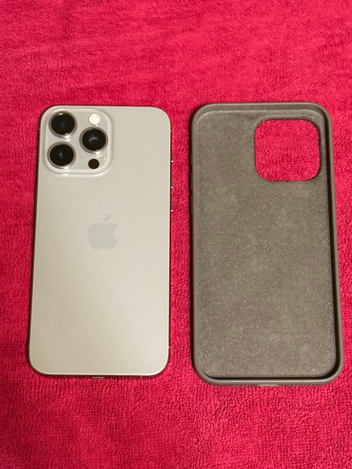 UNLOCKED iPhone 15 pro max 256gb natural titanium 3F59