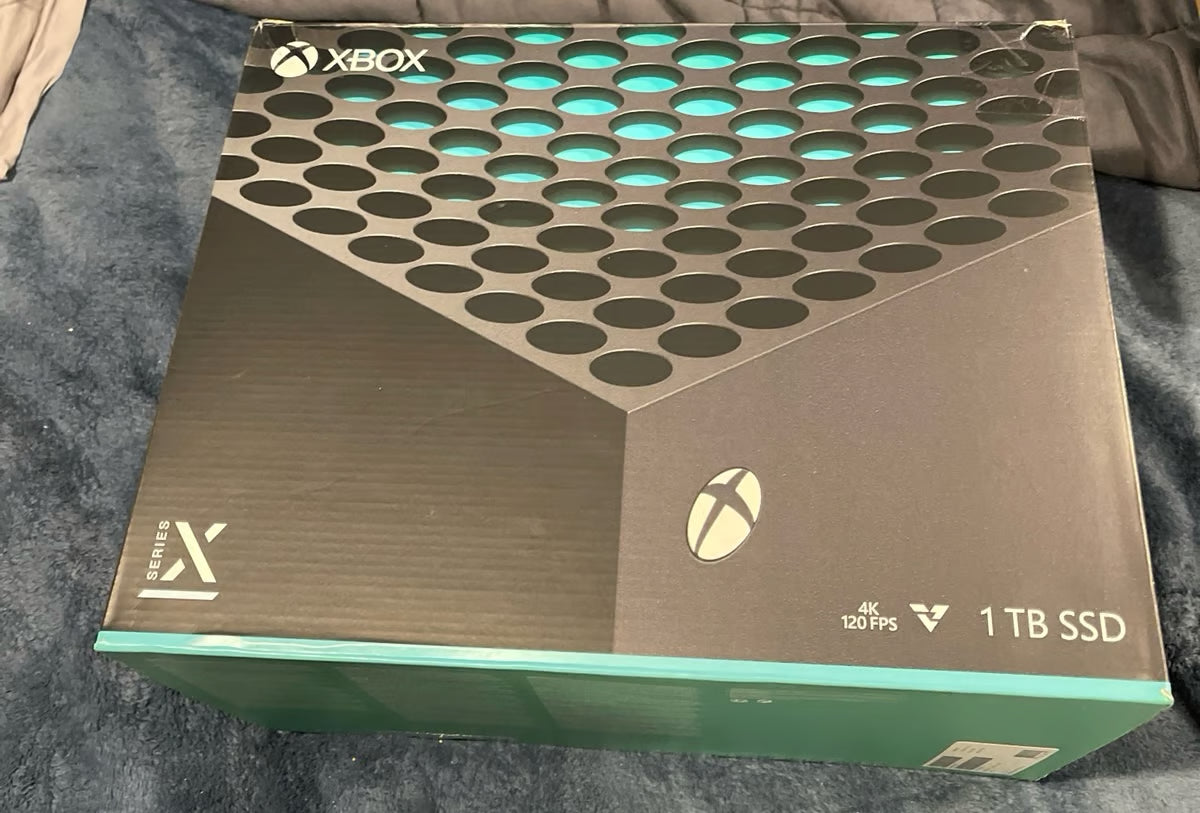 Microsoft Xbox Series X 1TB Video Game Console - Black with original box 7H35
