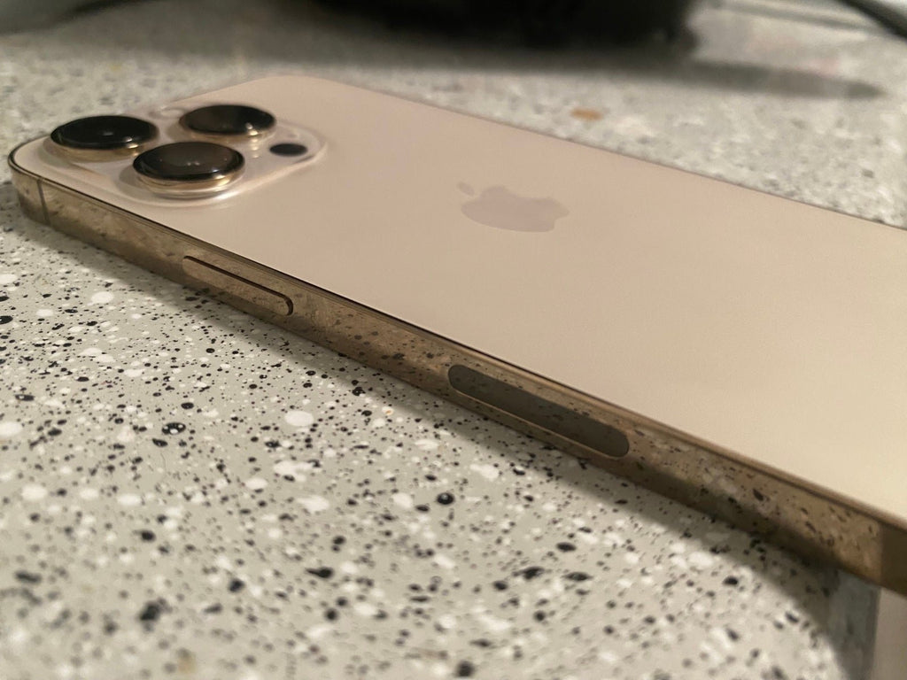 Apple iPhone 13 Pro 128 GB in Gold 2L68