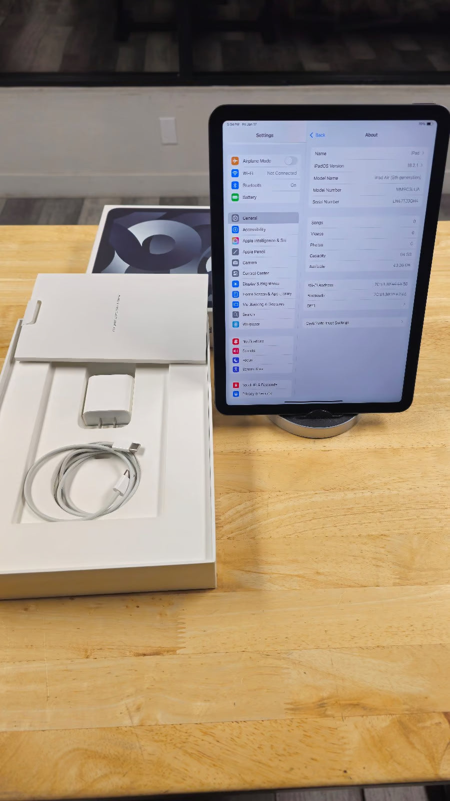 iPad Air 5th Gen (M1 Chip) (64GB)(WIFI) 7B89