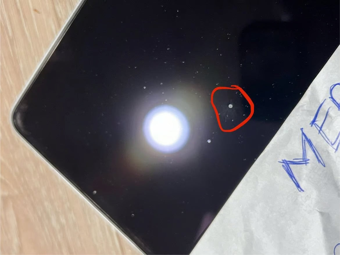 MacBook m3 (holding for someone) 5R26