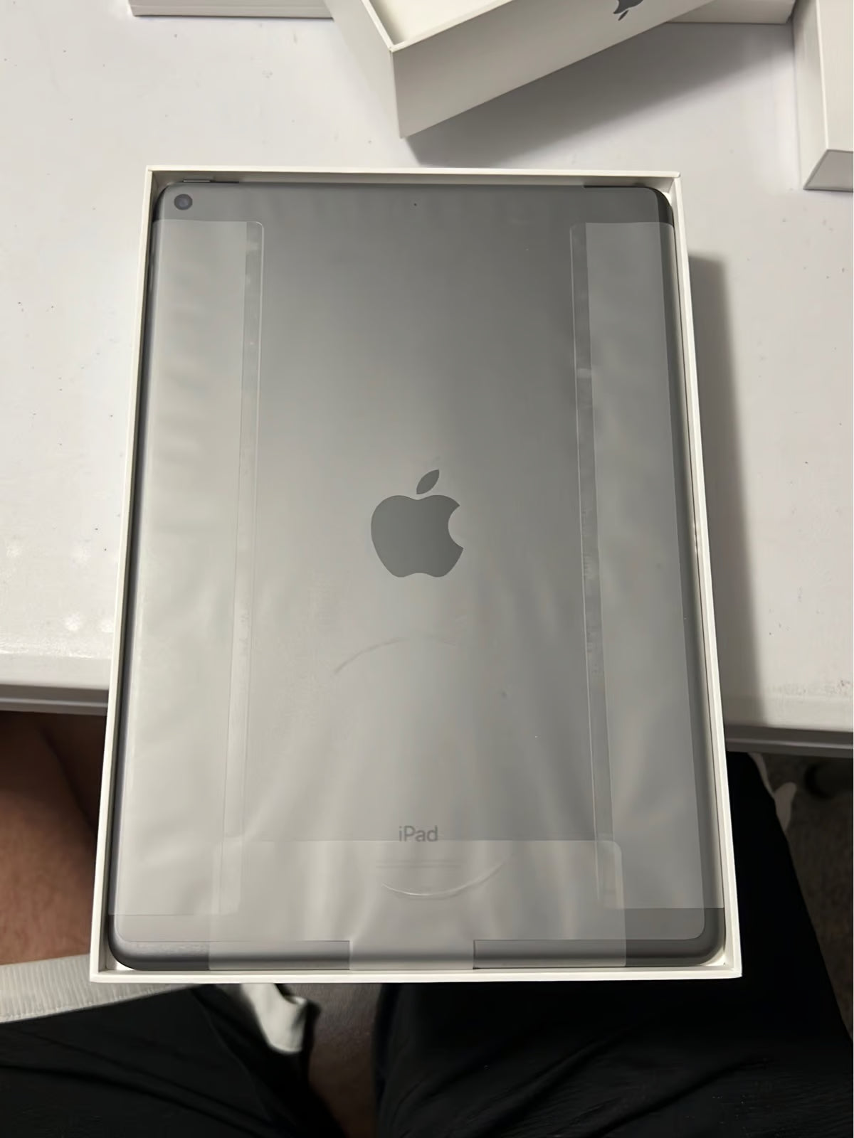 iPad Air Model A2152 Space Gray 256 GB 8W11