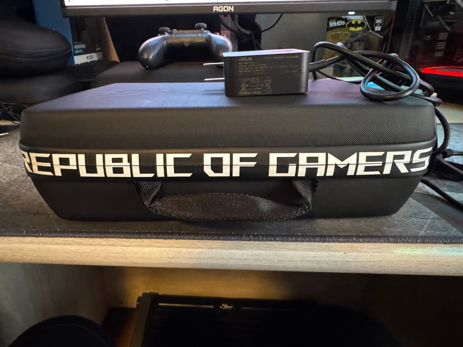 Asus ROG Ally z1 Extreme 1tb w/extras 8D99