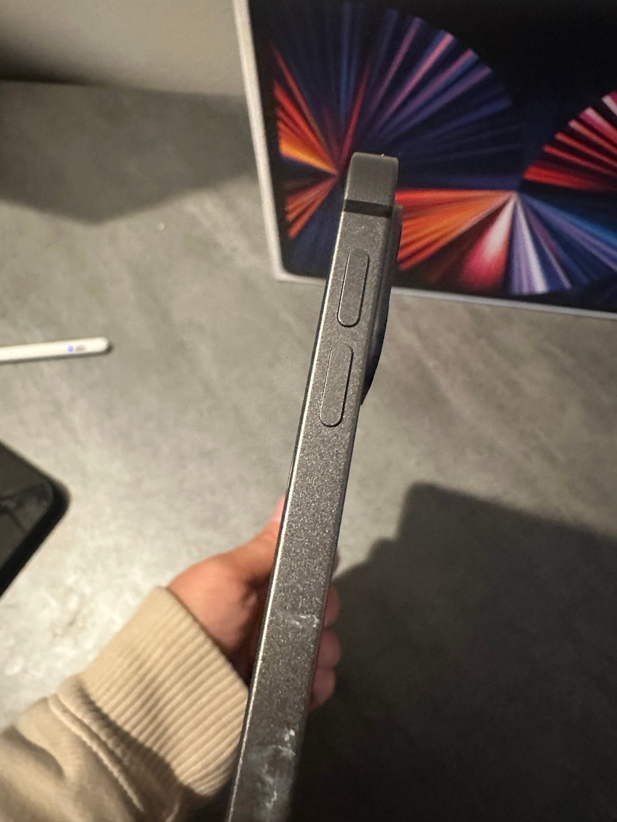 iPad Pro 12.9 inch 256GB (5th Generation) Wi-Fi + Cellular *Unlocked includes Sp 9K88