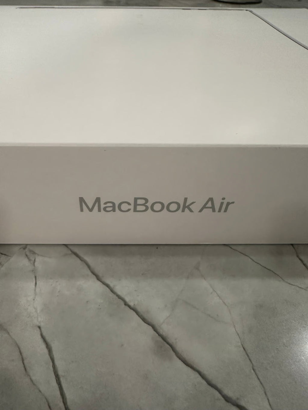 NEW MacBook Air 13 inch 16gb 6P65