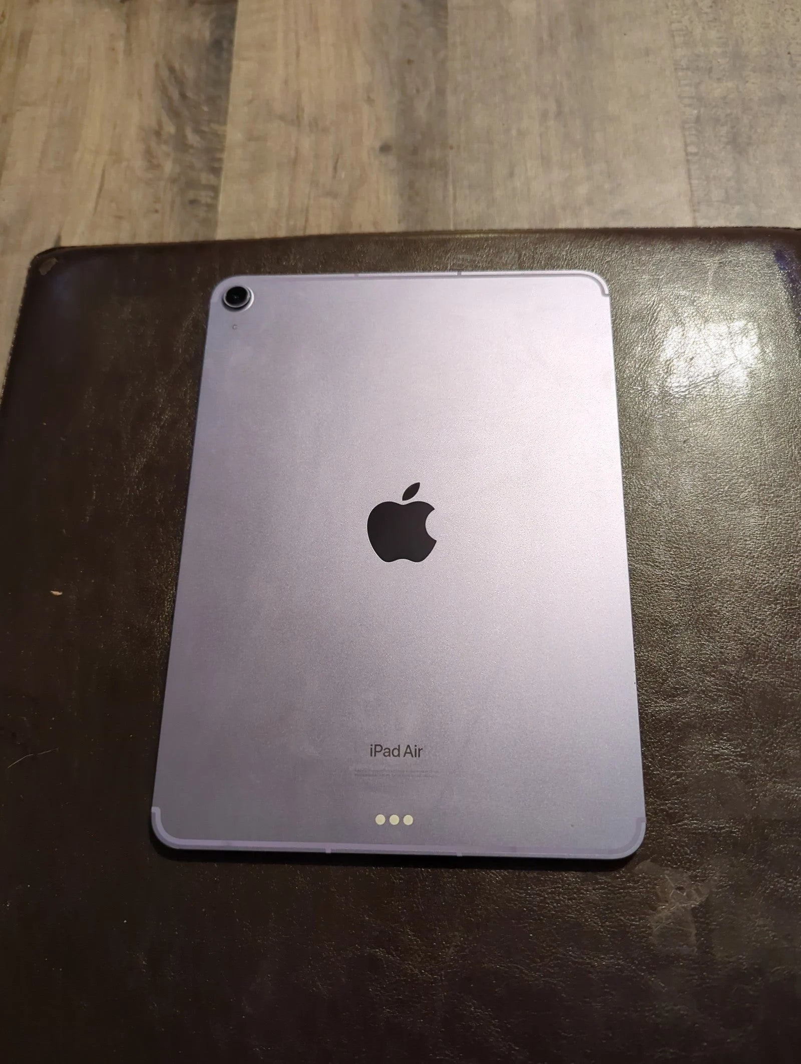 Barley used Ipad Air 5th gen 8Z86