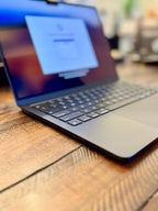 Apple MacBook Air 13.6鈥?Retina Display M2 7A29