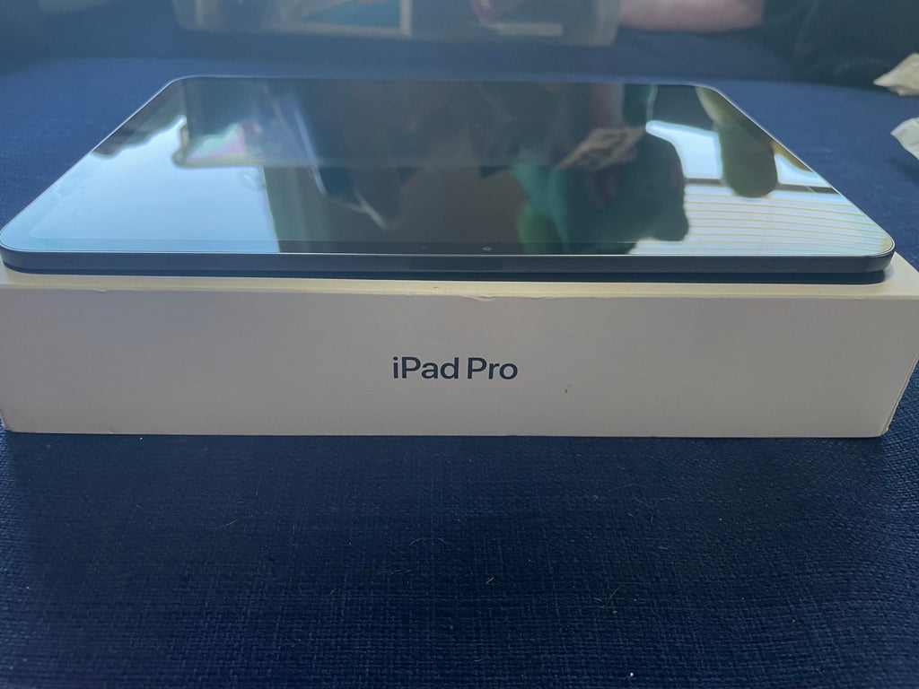 iPad pro 7th gen. Space Black 5L16