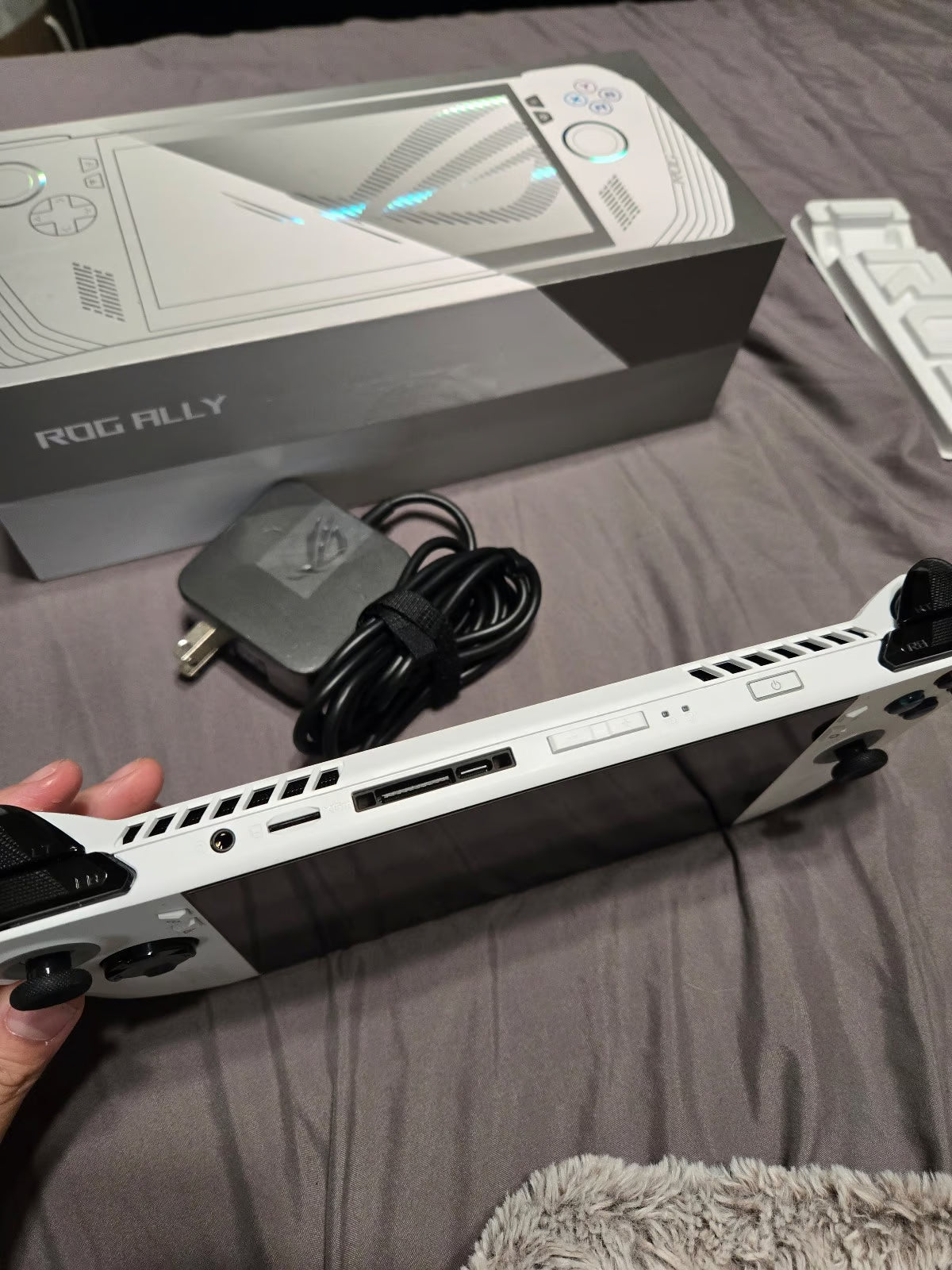 LIKE NEW ASUS ROG ALLY HANDHELD CONSOLE PC PORTABLE 512GB 16GB RAM WINDOWS 11 1P63