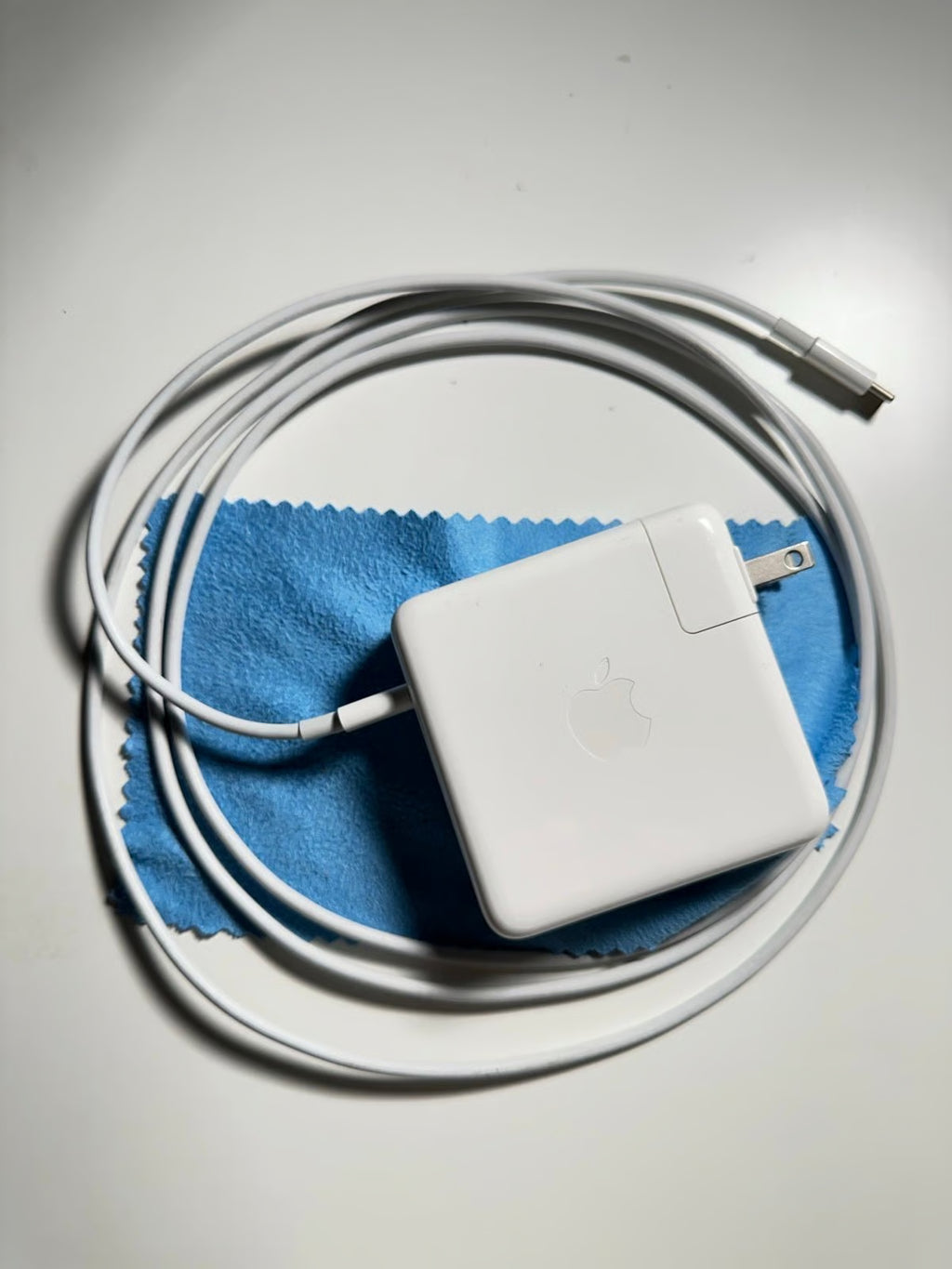 MacBook Pro 15鈥?(Mid 2018) 512gb SSD. i7 2.6GHz. New Condition 10/10 6O73