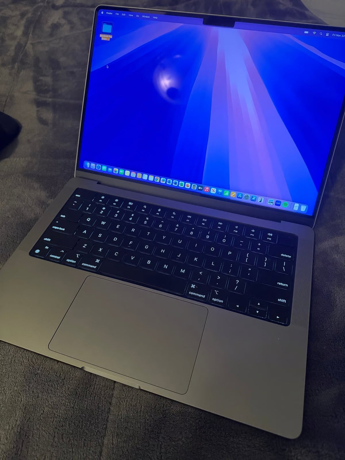 MacBook Pro 14inch 7U59