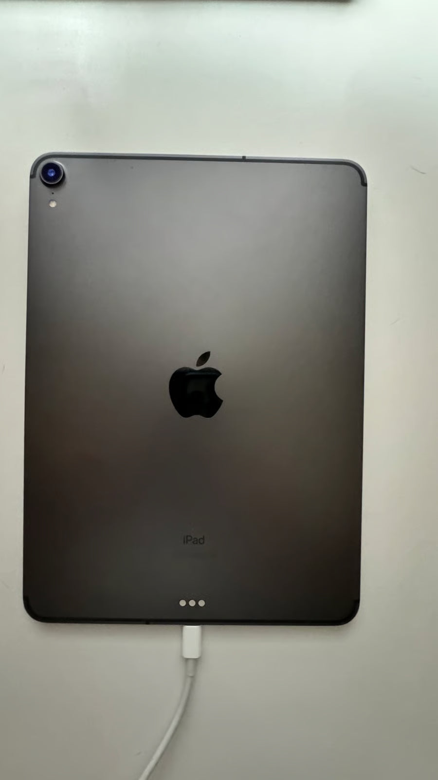 Unlocked Apple iPad Pro 11�?1st Gen 6A13
