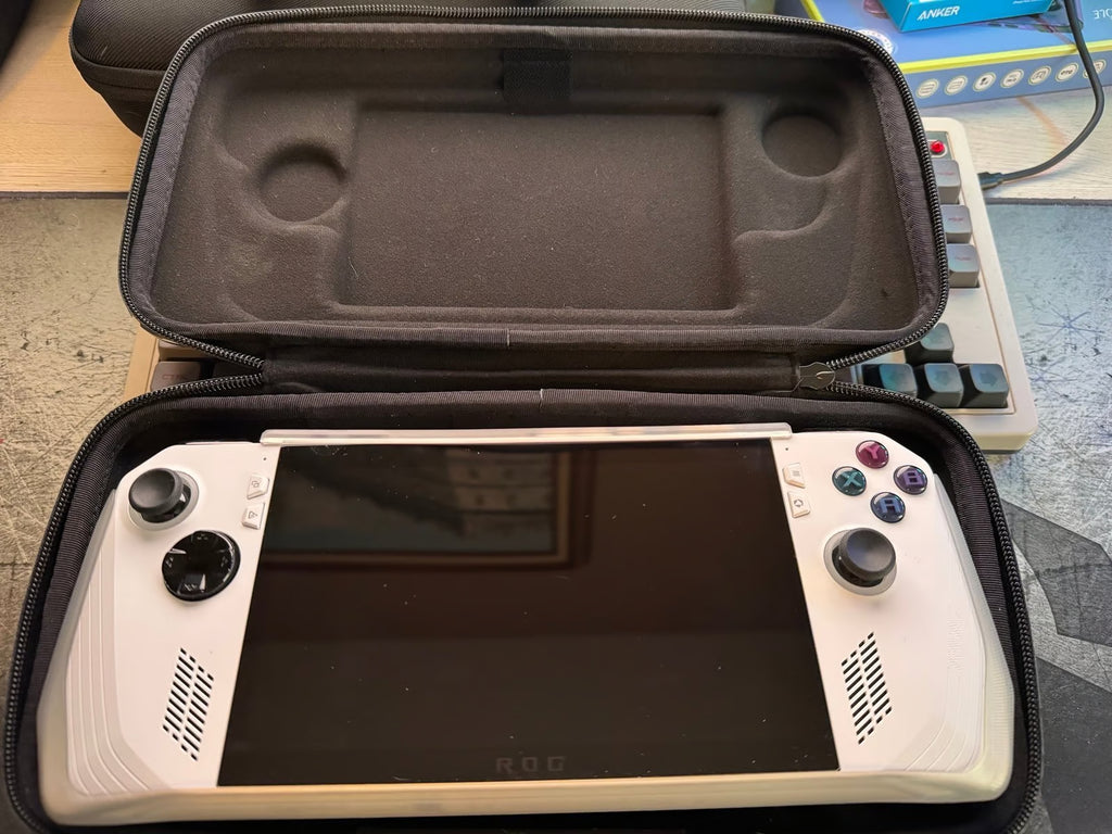 Asus ROG Ally z1 Extreme 1tb w/extras 8D99