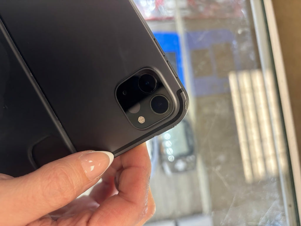 Apple iPad Pro 11�?3rd Gen Space Gray 128GB Cellular+WIFI Apple Smart Keyboard 8K83