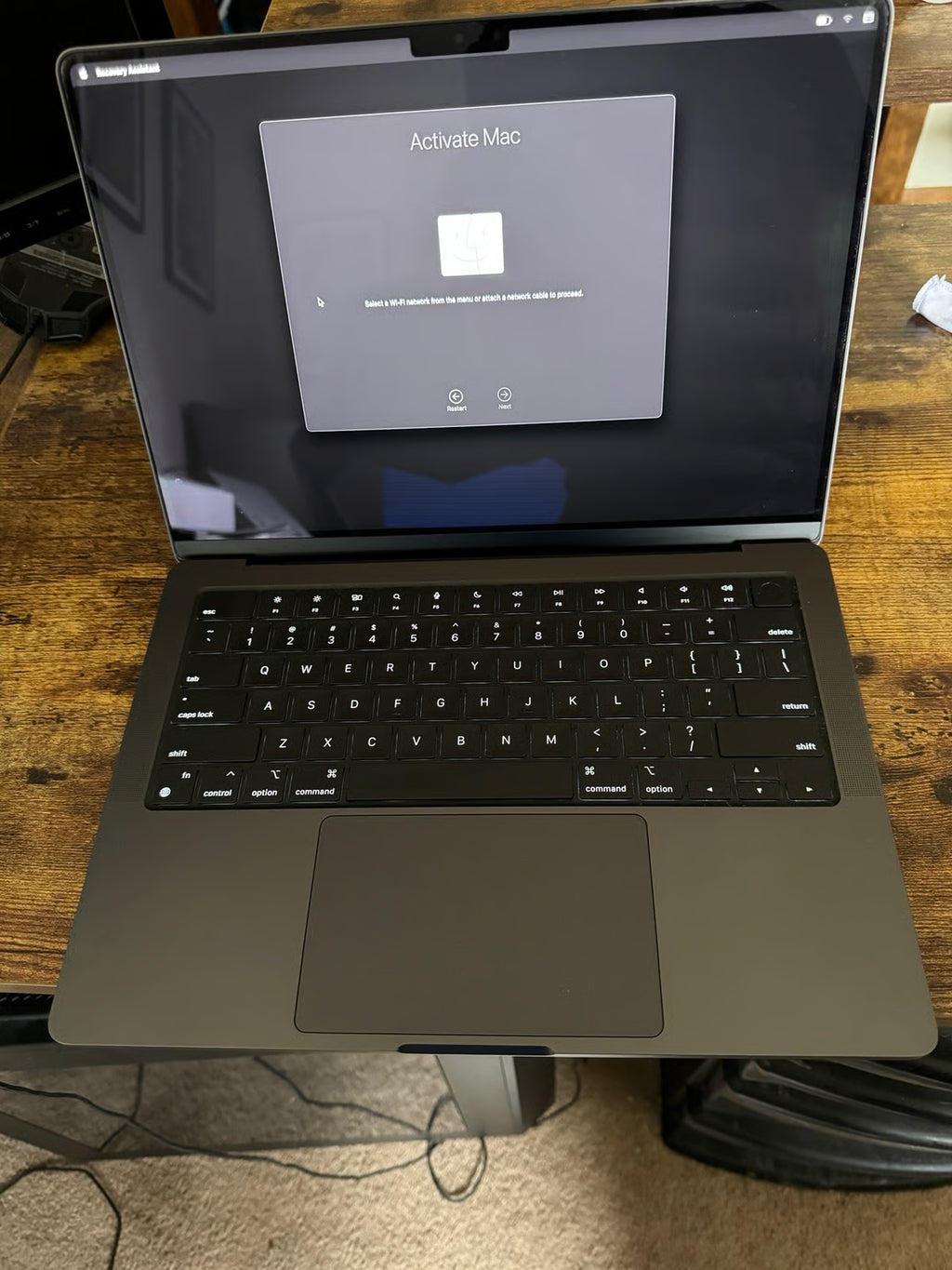 Apple MacBook Pro M3 14鈥?Space Black 18GB RAM 512GB Storage (Barely Used) 1Q58