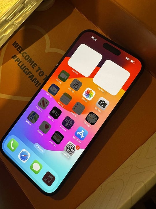 iPhone 15 plus black unlocked 128gb 7Z38