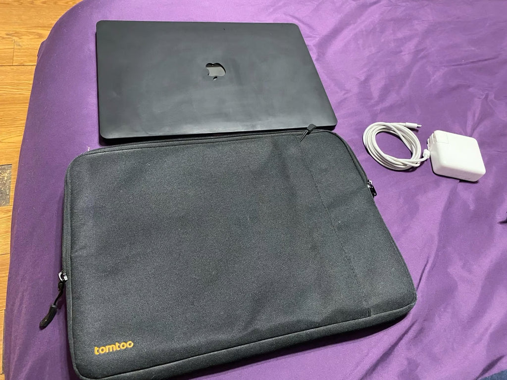 MacBook Pro 2019 Core i9 32gb Ram 512gb ssd 15 inch touchbar Radeon Pro Vega 16 5S88