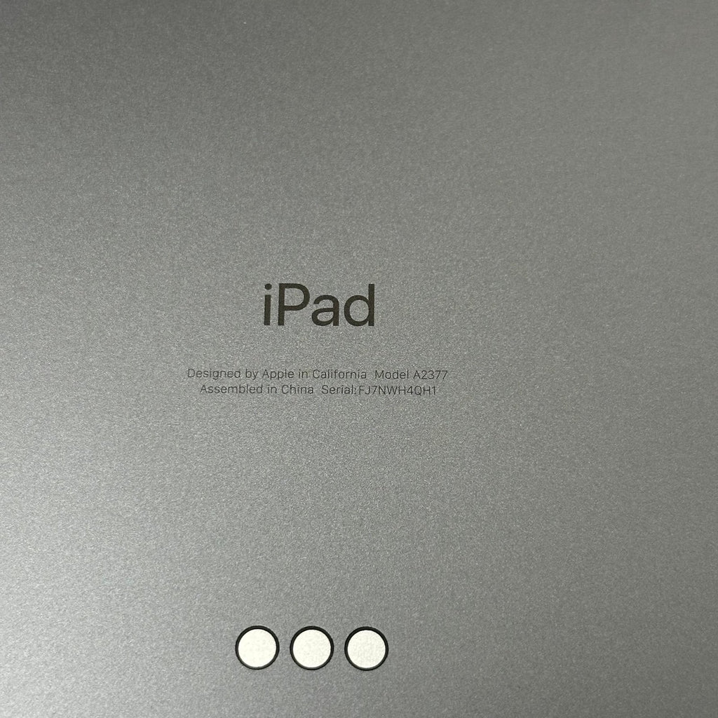 iPad Pro 11-inch 3rd Gen 128GB WiFi with Pen and accessories 3K13