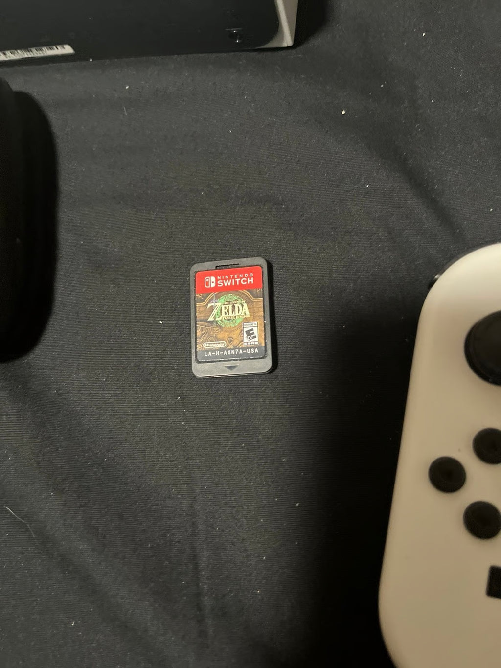 NINTENDO SWITCH OLED BUNDLE 7S81