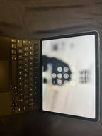 Apple iPad Air 5th Generation 64 GB 1P32