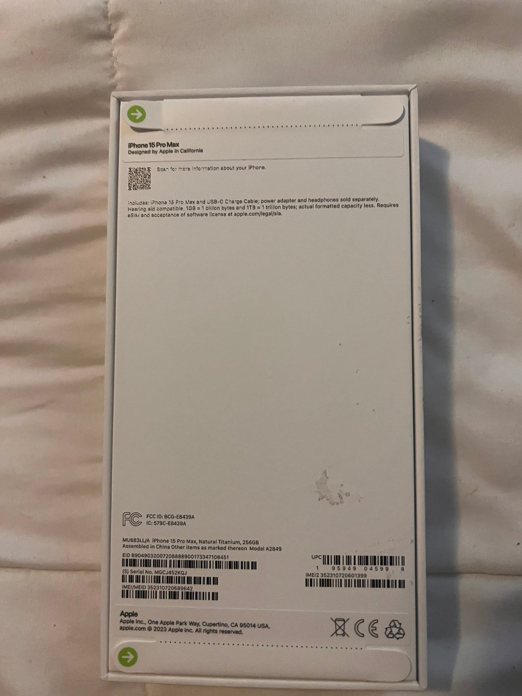 iPhone 15 Pro Max (Natural Titanium 256g) NIB Unlocked 5L68