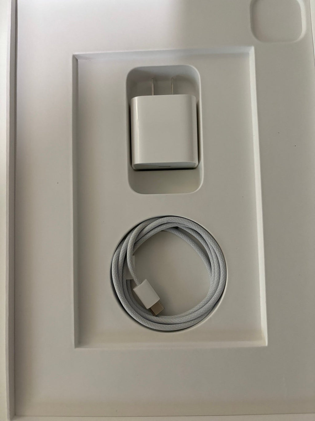 iPad Pro 11-inch (4th Generation) Wi-Fi 128 GB + Apple Pencil 3R27